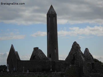 Kilmacduagh Abbey bretagnesite