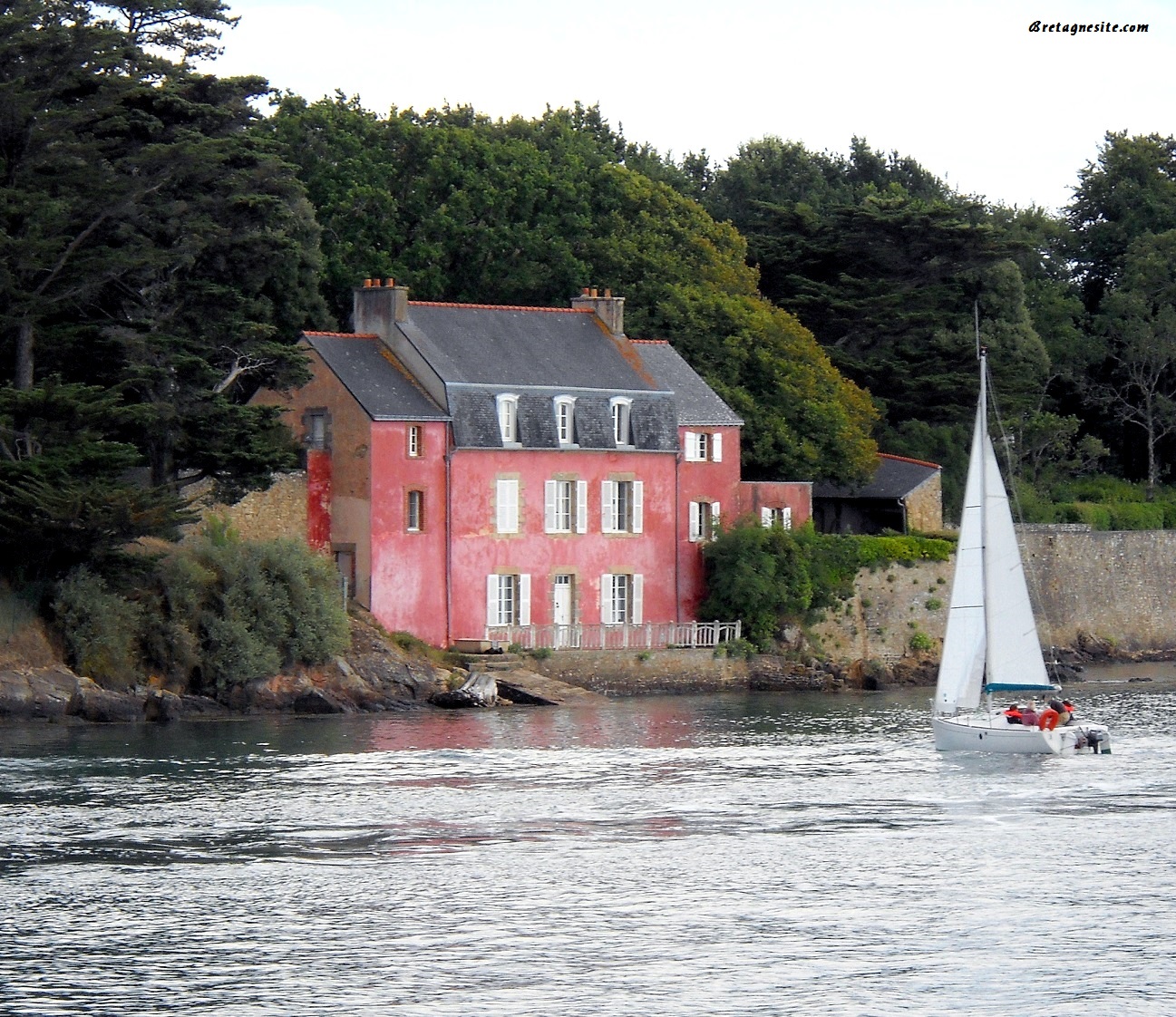 Maison rose sene bretagnesite