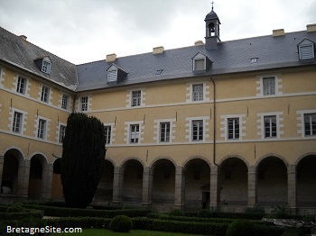 abbaye saint sauveur bretagnesite