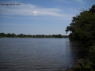 etang noyalo bretagnesite