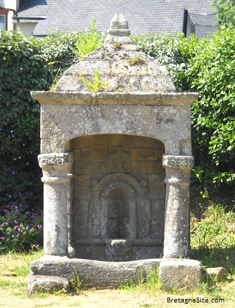 fontaine route de surzur noyalo bretagnesite